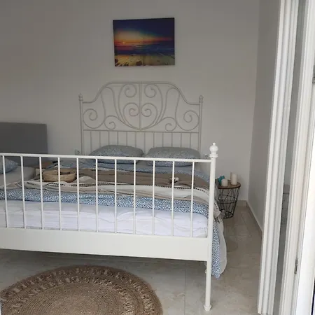 Las Hermanas For 2 * Peraía